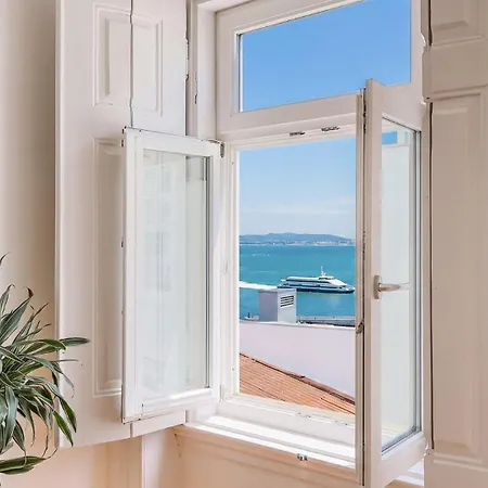 Stylish Alfama | River Views By The Se Daire