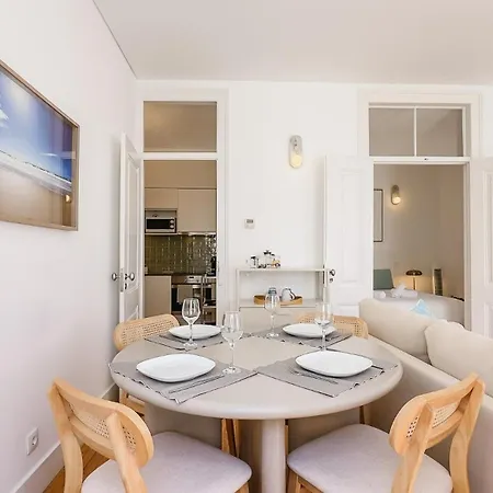 Stylish Alfama | River Views By The Se Daire *
