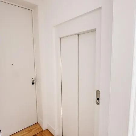 Daire Stylish Alfama | River Views By The Se *