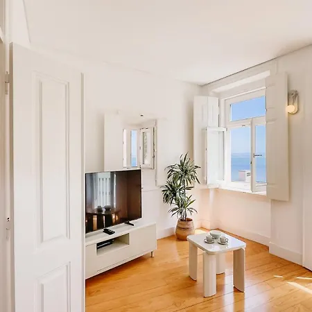 Stylish Alfama | River Views By The Se Daire