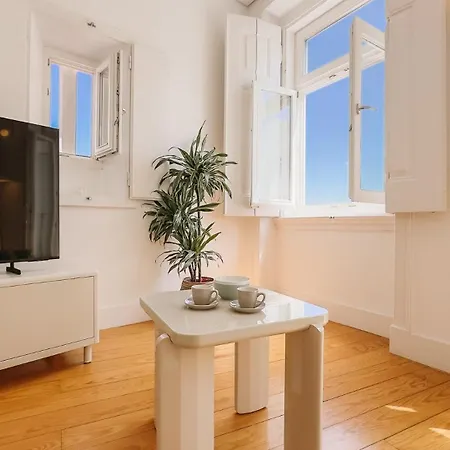 Daire Stylish Alfama | River Views By The Se *