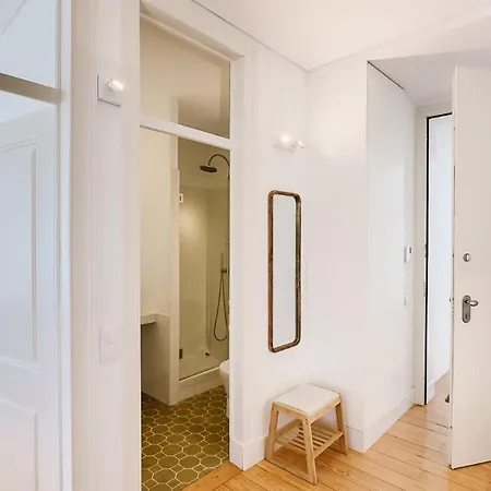 Stylish Alfama | River Views By The Se Daire
