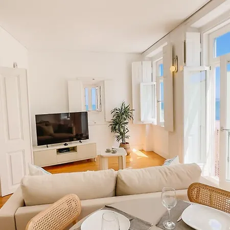 Stylish Alfama | River Views By The Se Daire