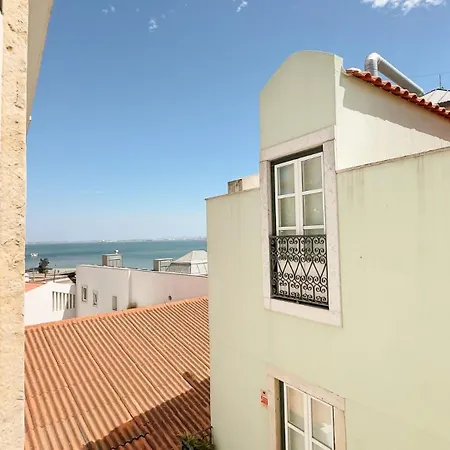 Stylish Alfama | River Views By The Se * Lisboa