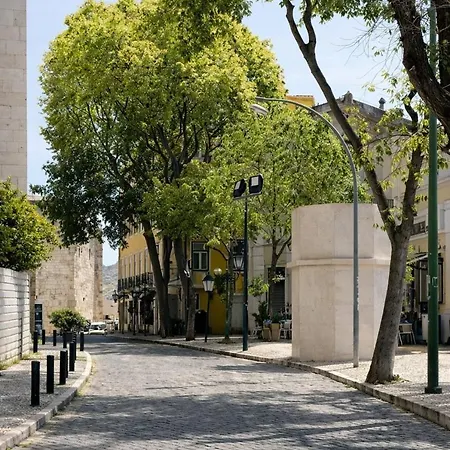 Stylish Alfama | River Views By The Se Daire